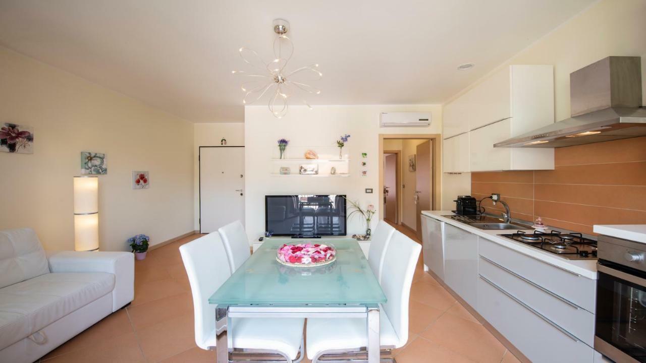 Vento Di Greco Apartment ซานบาร์โตโลเมโอ อัล มาเร ภายนอก รูปภาพ